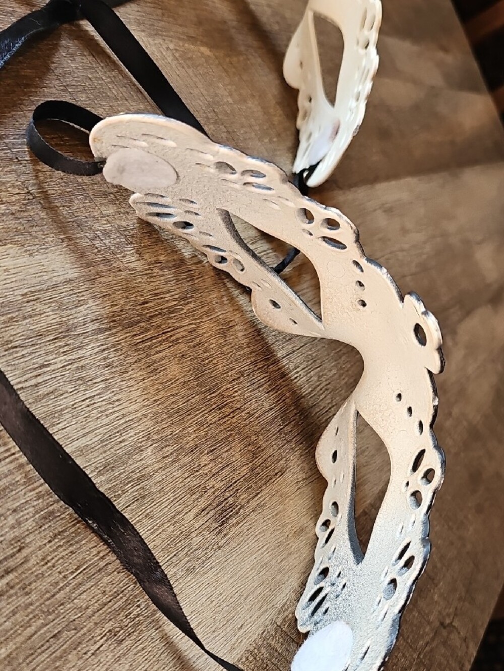✨ Beautiful Matching Masquerade Mask Set ✨ - Picture 3 of 10